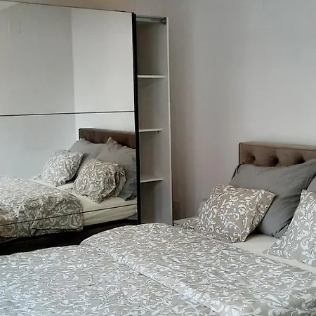 Apartment Dis *